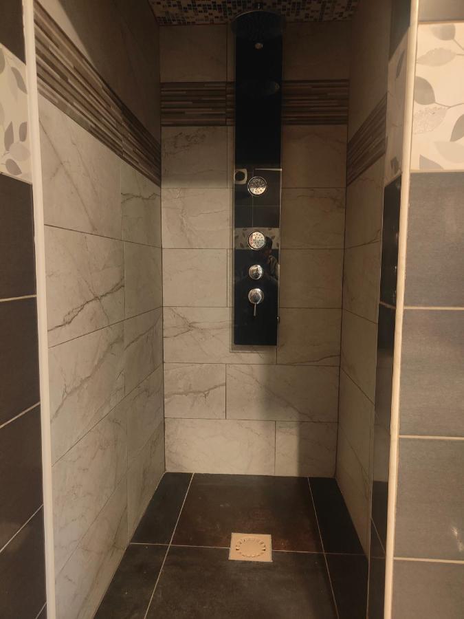 Chambre Climatisee Et Cosy Auberge Du Manala Hotel 24 24 Сен-Луи Екстериор снимка